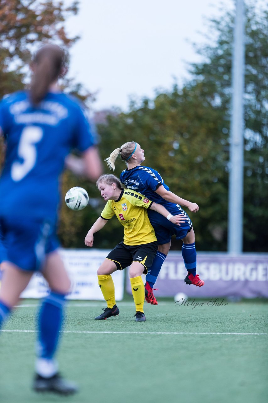 Bild 315 - F SSC Hagen Ahrensburg - SV Frisia 03 Risum-Lindholm : Ergebnis: 2:0